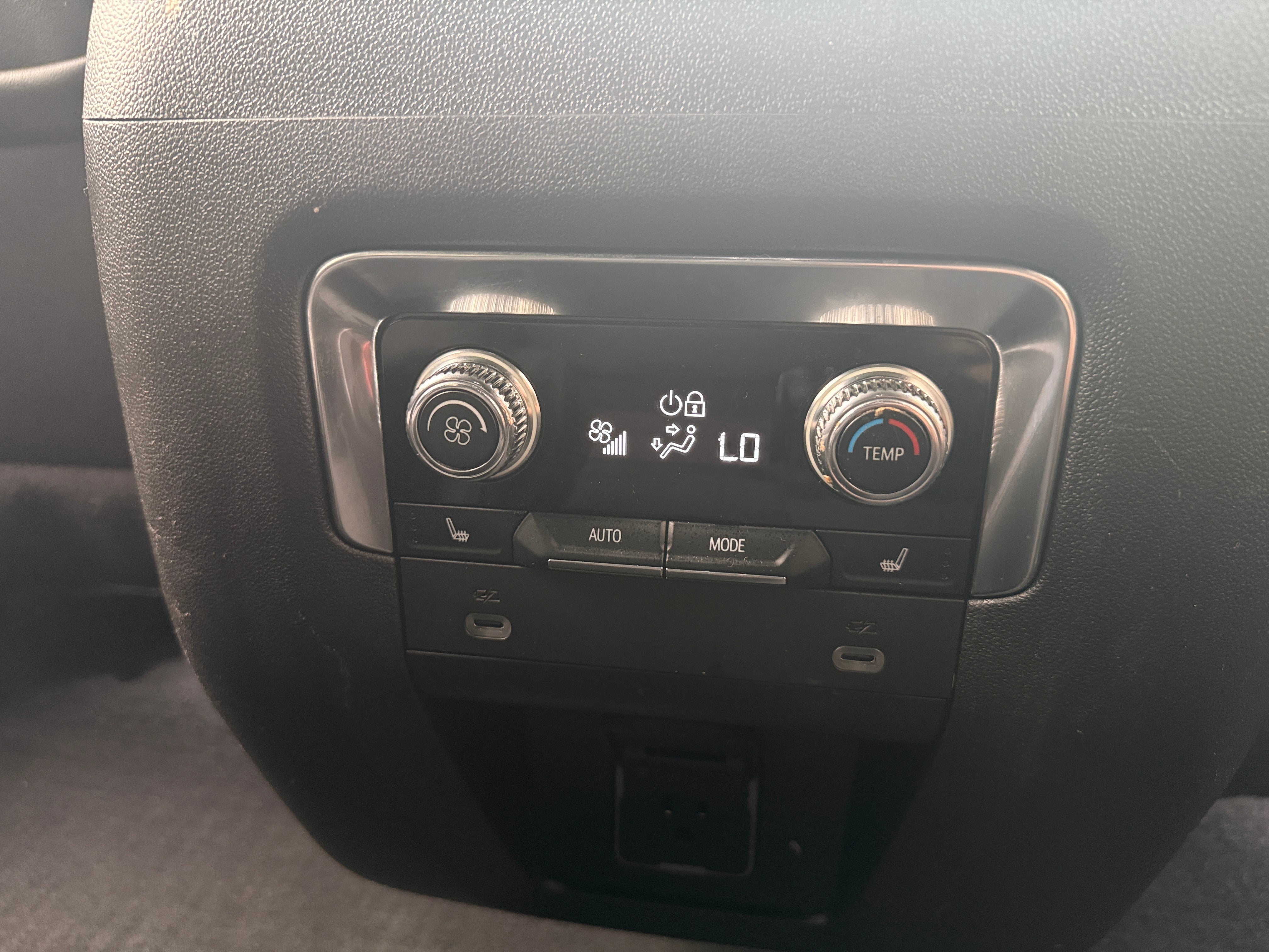 gmc yukon xl 2024 1GKS2HKL6RR201357 image gmc yukon xl 2024 1GKS2HKL6RR201357 image